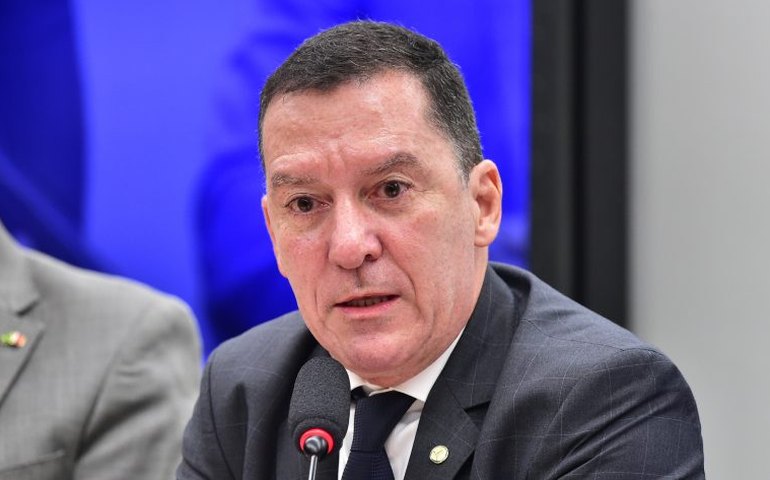 Projeto de lei assegura assistência jurídica a policial acusado