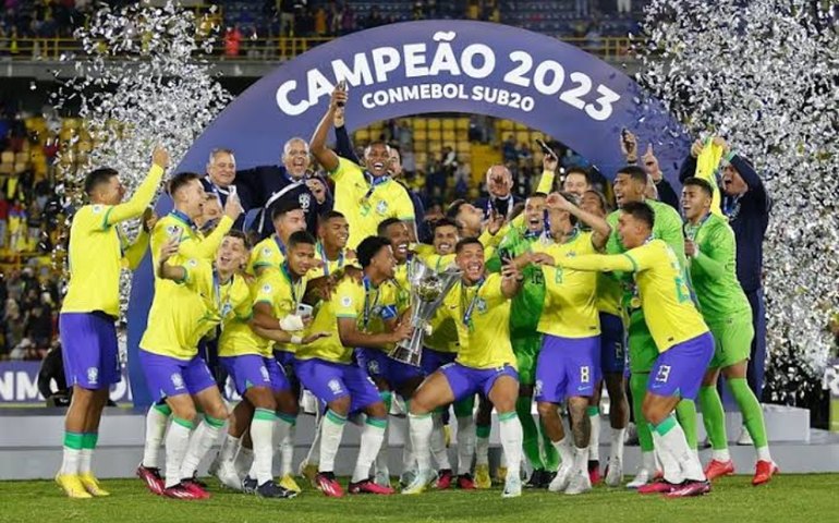 Com gols no fim e confusão, Brasil vence Uruguai e conquista Sul-Americano Sub-20