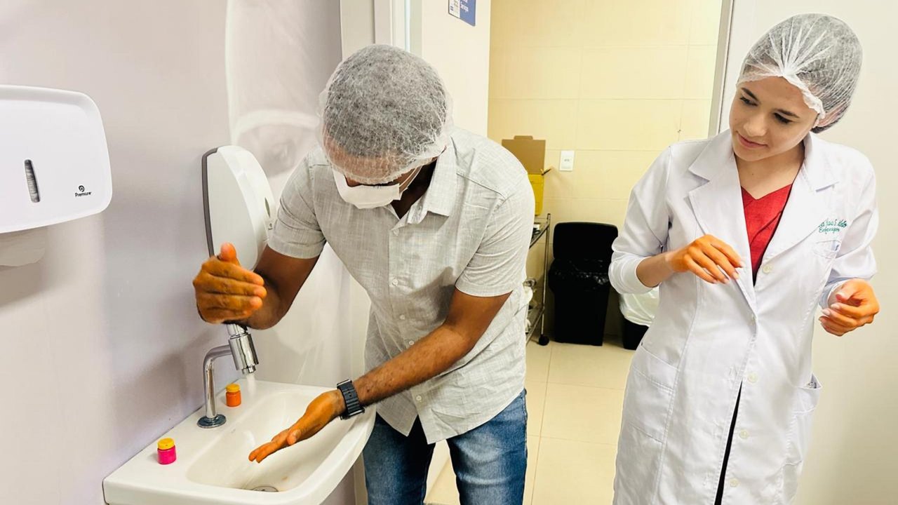 Lavar as mãos é gesto simples que previne doenças e salva vidas, orienta enfermeira do HRPI