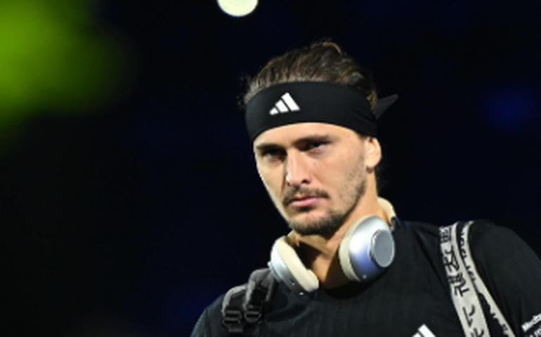 Alexander Zverev retorna de lesão e estreia com vitória dominante sobre Ben Shelton no ATP Finals