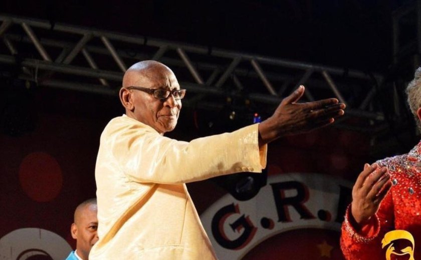 Oficina com mestre do samba promove formação de casais de mestre-sala e porta-bandeira em Maceió