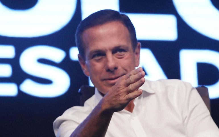 'Não se pode defender uma pessoa em detrimento de 215 milhões de brasileiros', critica Doria sobre ações dos Bolsonaro