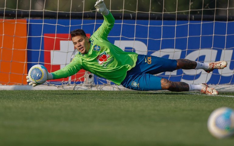 Seleção brasileira treina em Curitiba para eliminatórias da Copa