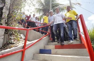 Governador anuncia mais 4 UPAs para Maceió