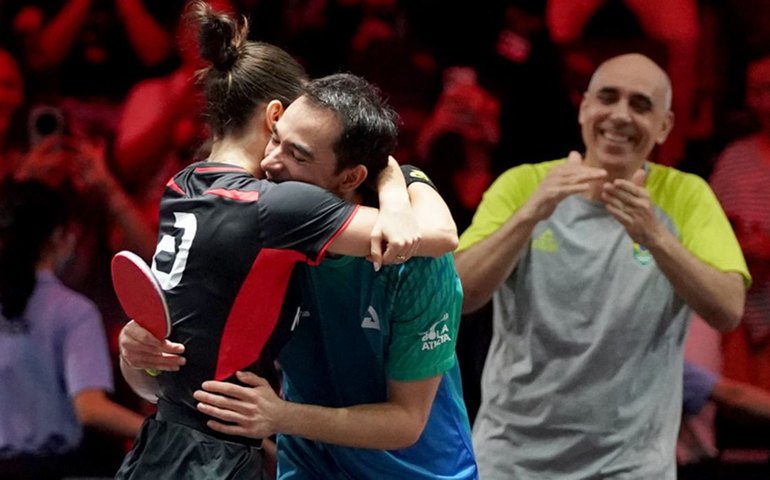 'Calderashi' bate dupla número 1 e fatura título no Smash de Singapura