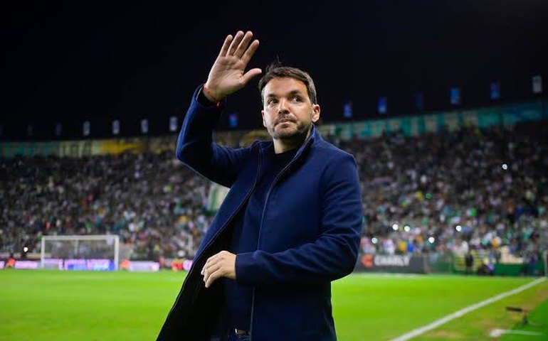 Cruzeiro oficializa contratação do técnico Nicolás Larcamón