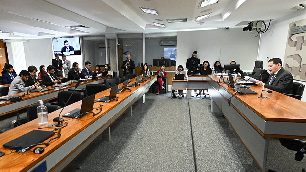 CSP pode votar porte de arma para mulheres com medida protetiva