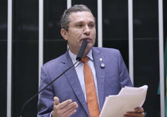Câmara aprova projeto que prioriza pessoas com câncer na marcação de consultas e exames