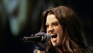Filha de Elvis, Lisa Marie Presley sofre parada cardíaca e morre aos 54 anos