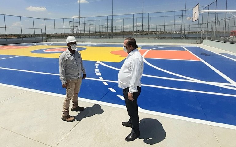 Prefeito Luciano visita canteiros das obras de revitalização do Lago da Perucaba