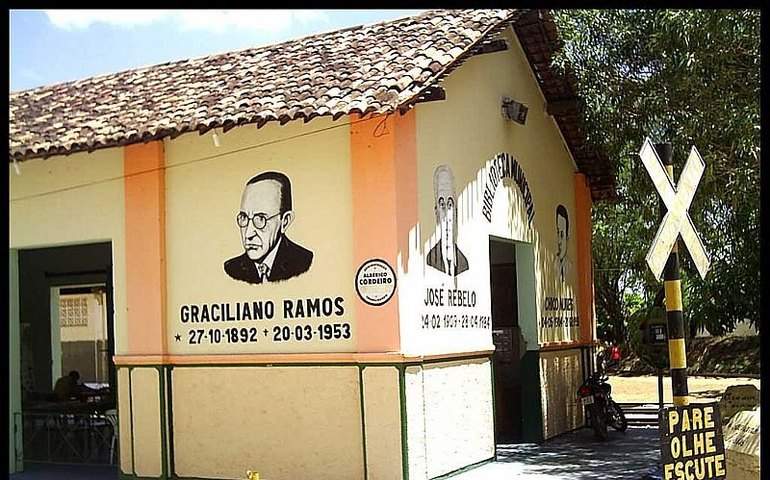 Pelo desinteresse da Prefeitura, única biblioteca pública da cidade está fechada