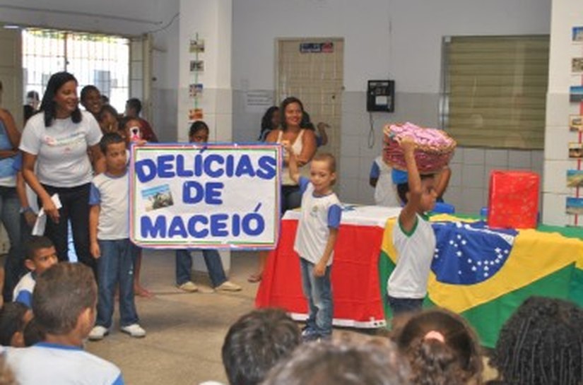 Escola Gerusa Costa comemora os 200 anos de Maceió