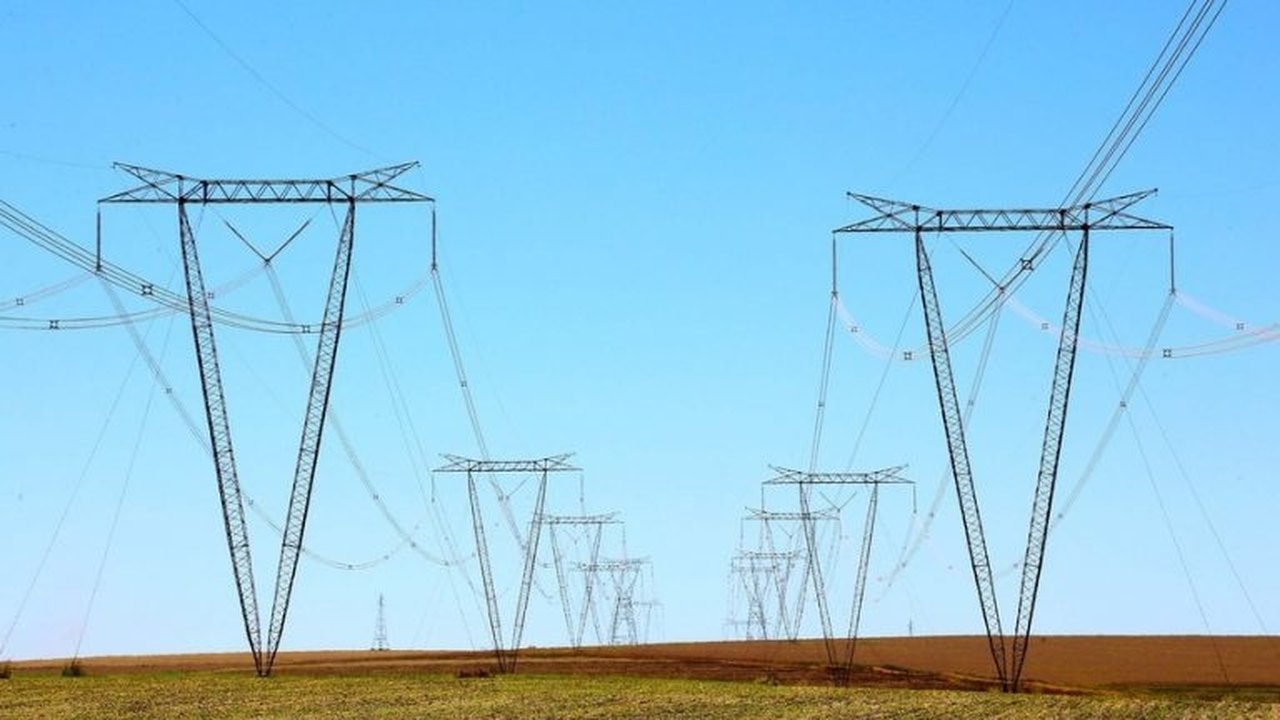 Copel: Paraná privatiza companhia de energia por R$ 5,2 bilhões, com ágio de 5%