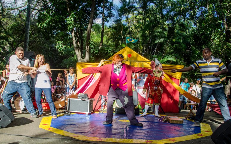 Projeto Rueiro: Festival de Teatro de Rua chega à Ilha do Ferro com programação cultural