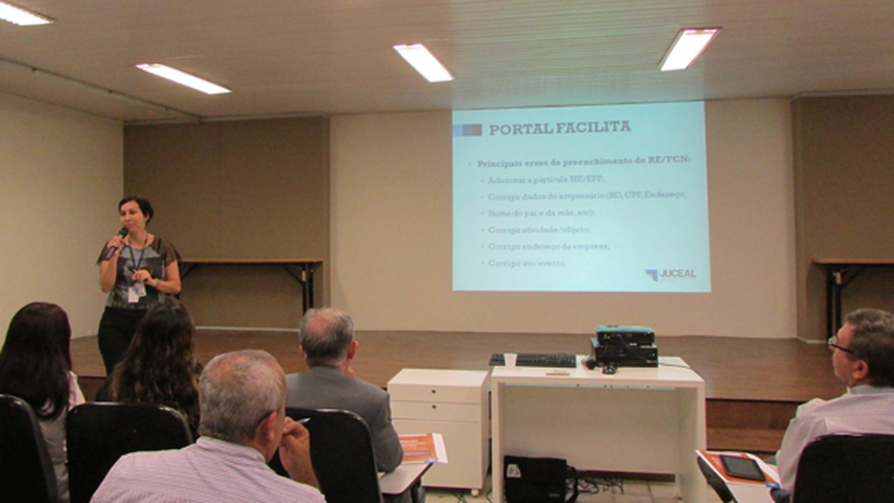 Juceal e Sebrae promovem capacitação para usuários do Portal Facilita Alagoas