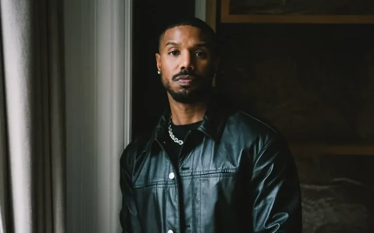 Michael B. Jordan celebra vitória do Oscar em fast food