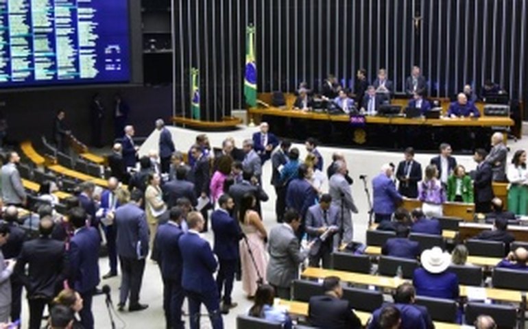 Conselho de Ética retoma processo que pode levar à cassação de Janones