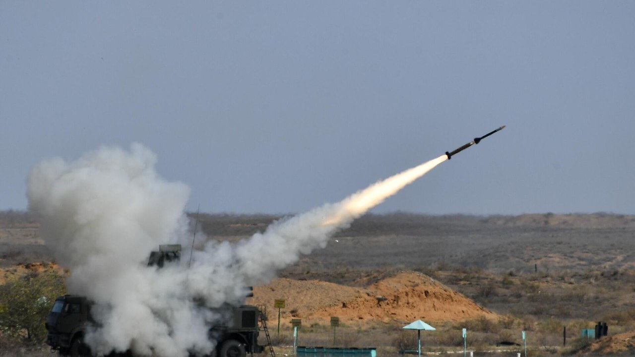 Defesa antiaérea russa abate 5 mísseis Storm Shadow e 462 drones, diz ministério
