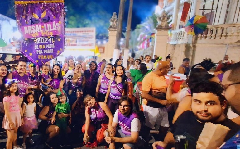 Bloco Arsal Lilás leva responsabilidade social e prevenção à violência contra a mulher para a avenida