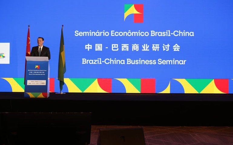 Ministro da Agricultura e Pecuária do Brasil, Carlos Fávaro, comemora resultados da visita oficial à China