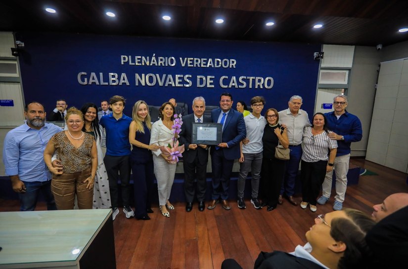 Vereador Allan Pierre homenageia conselheiro do TCE/AL, Otávio Lessa com a Comenda Mário Guimarães