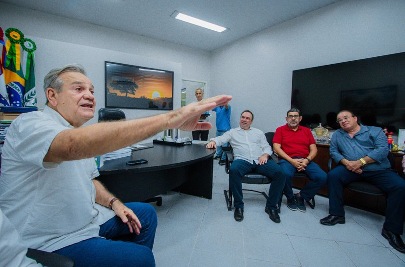 Ronaldo Lessa cumpre agenda em Arapiraca e visita obras da Vice-Governadoria