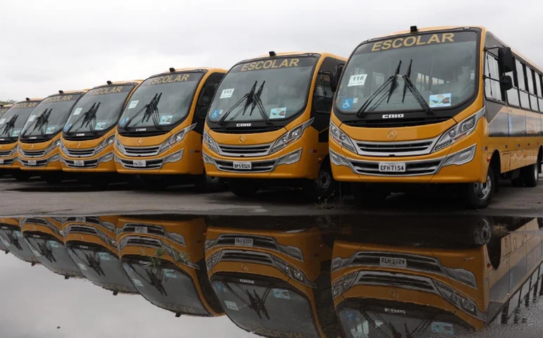 Greve de motoristas de transporte escolar ameaça realização da prova do Saeb em Santana do Ipanema