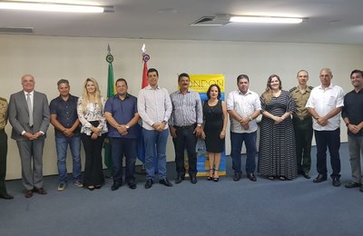 Prefeitos de 12 municípios assinam termo de cooperação para receber Projeto Rondon 