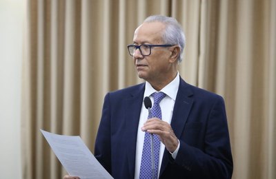 Dr. Wanderley quer proibir alimentos ultraprocessados em escola pública e privada