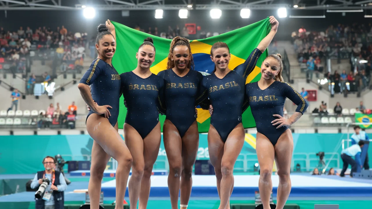 Rebeca Andrade e Flavinha fazem dobradinha no Pan com ouro e prata na trave