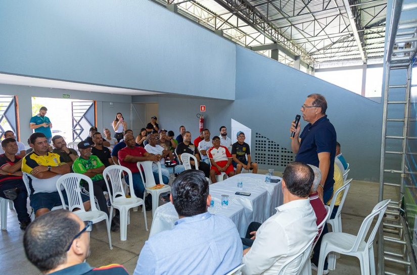 Prefeitura Arapiraca lança 1ª Copa Professor Zezinho Nascimento de Futebol de Base 2026 e entrega kits aos participantes
