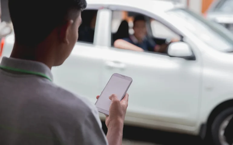 Votação sobre regulamentação do trabalho por aplicativos é adiada após impasse entre relator e governo