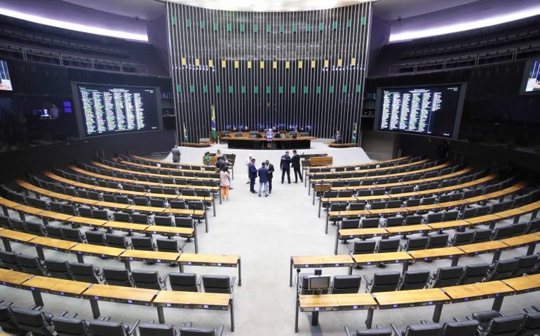 Câmara aprova primeiro projeto de regulamentação da reforma tributária; texto vai à sanção