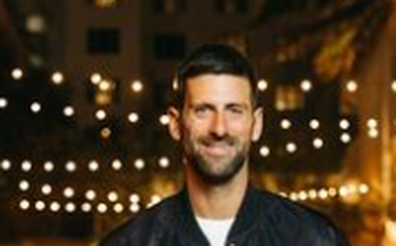 Em má fase nas quadras, Djokovic sugere que pode continuar carreira sem treinador