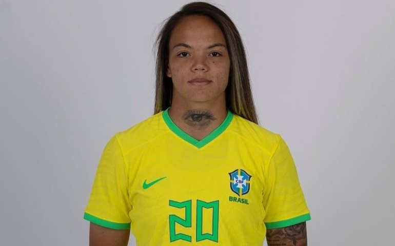 Convocada após corte de Nycole por lesão, Angelina se emociona: 'Oportunidade de jogar por ela'