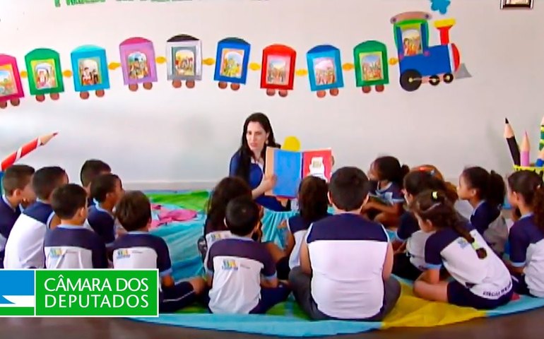 Curso de educação antirracista é lançado em audiência na Câmara dos Deputados