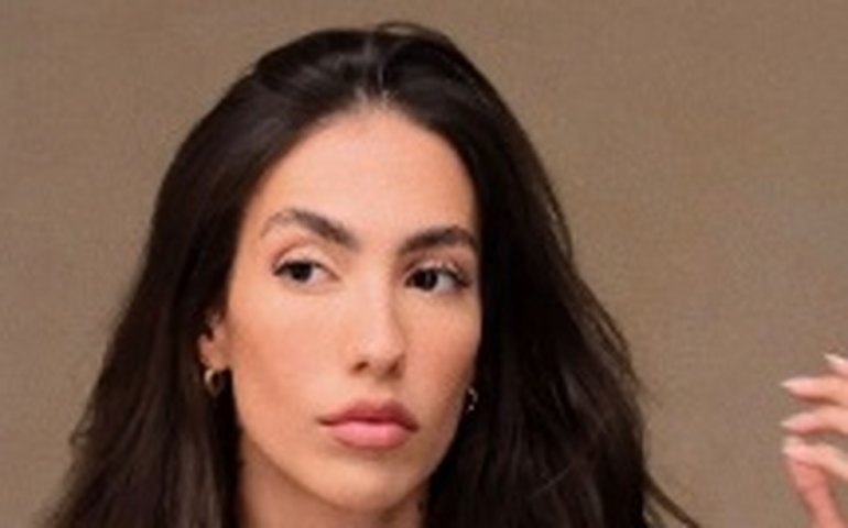 Gabi Brandt mostra primeira aula de árabe de filho de 3 anos após ele começar a aprender a língua sozinho