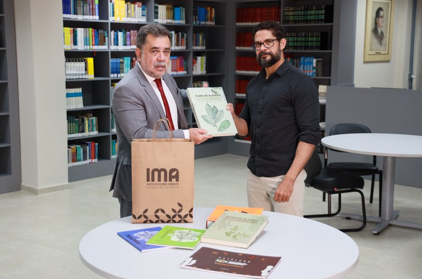 Ministério Público Estadual enriquece acervo da Biblioteca Ernani Méro com publicações sobre meio ambiente doadas pelo IMA