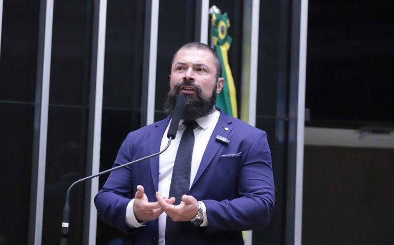 Comissão de Educação aprova projeto que cria programa para combater a pornografia infantil