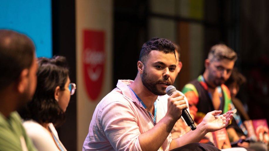 Bienal do Rio: literatura jovem adulta LGBTQIA+ brilha após censura