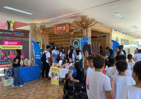 Famílias atípicas alagoanas geram renda e conquistam visibilidade na Bienal Internacional do Livro