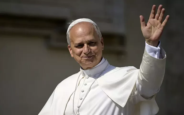 Papa renova apelo por paz: 'Coração dilacerado por guerras'