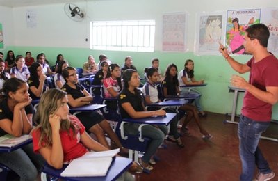 Estado garante 7,64 e atinge piso salarial nacional a professores