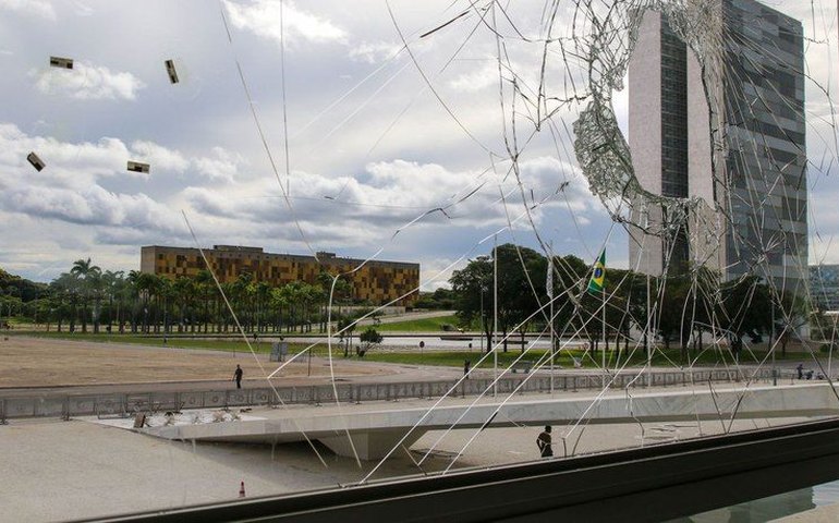 CPMI do 8 de Janeiro adia oitiva de Mauro Cid para a próxima semana