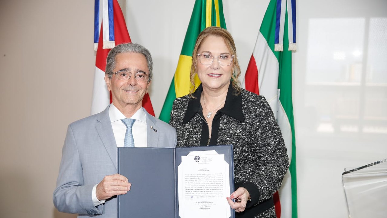 Silvana Lessa Omena toma posse como desembargadora do TJAL