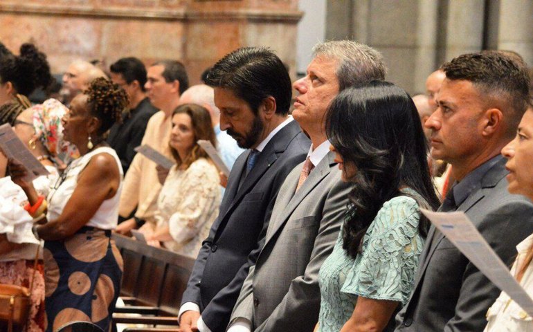 São Paulo está 'muito preparada' para chuvas, diz prefeito após alagamento e morte (VÍDEO)