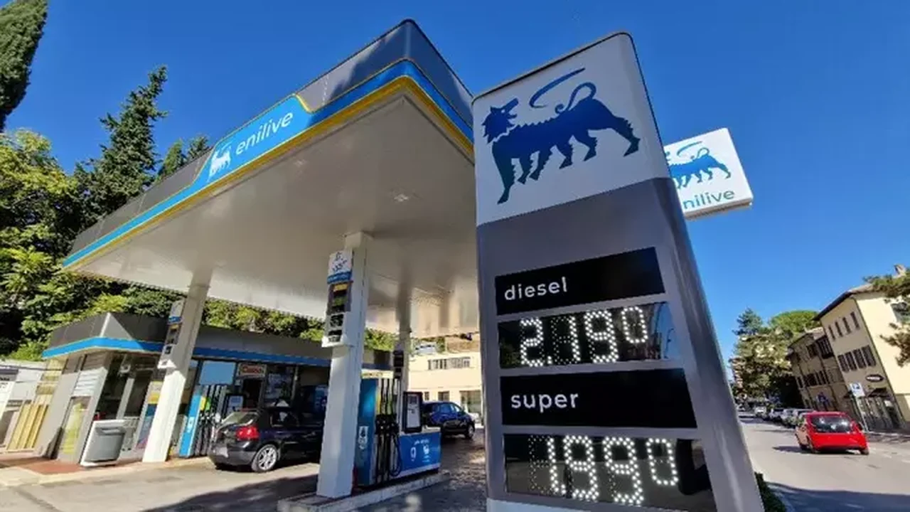 Redes de postos na Itália impõem teto a preços dos combustíveis