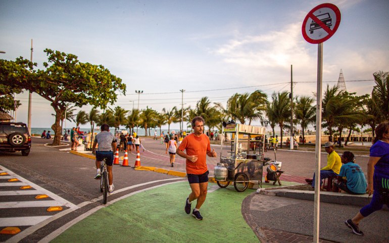 SMTT realiza intervenções nas imediações do Marco dos Corais para garantir segurança viária na Ponta Verde