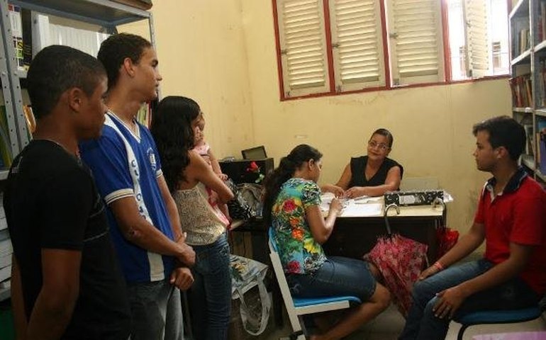 Estudantes buscam capacitação profissional por meio dos cursos do Pronatec