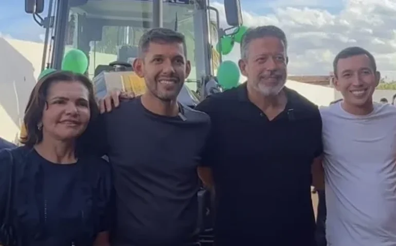 Olivença: Arthur Lira anuncia investimentos na saúde, entrega equipamentos e reforça apoio do prefeito Jó Dionísio à sua pré-campanha ao Senado